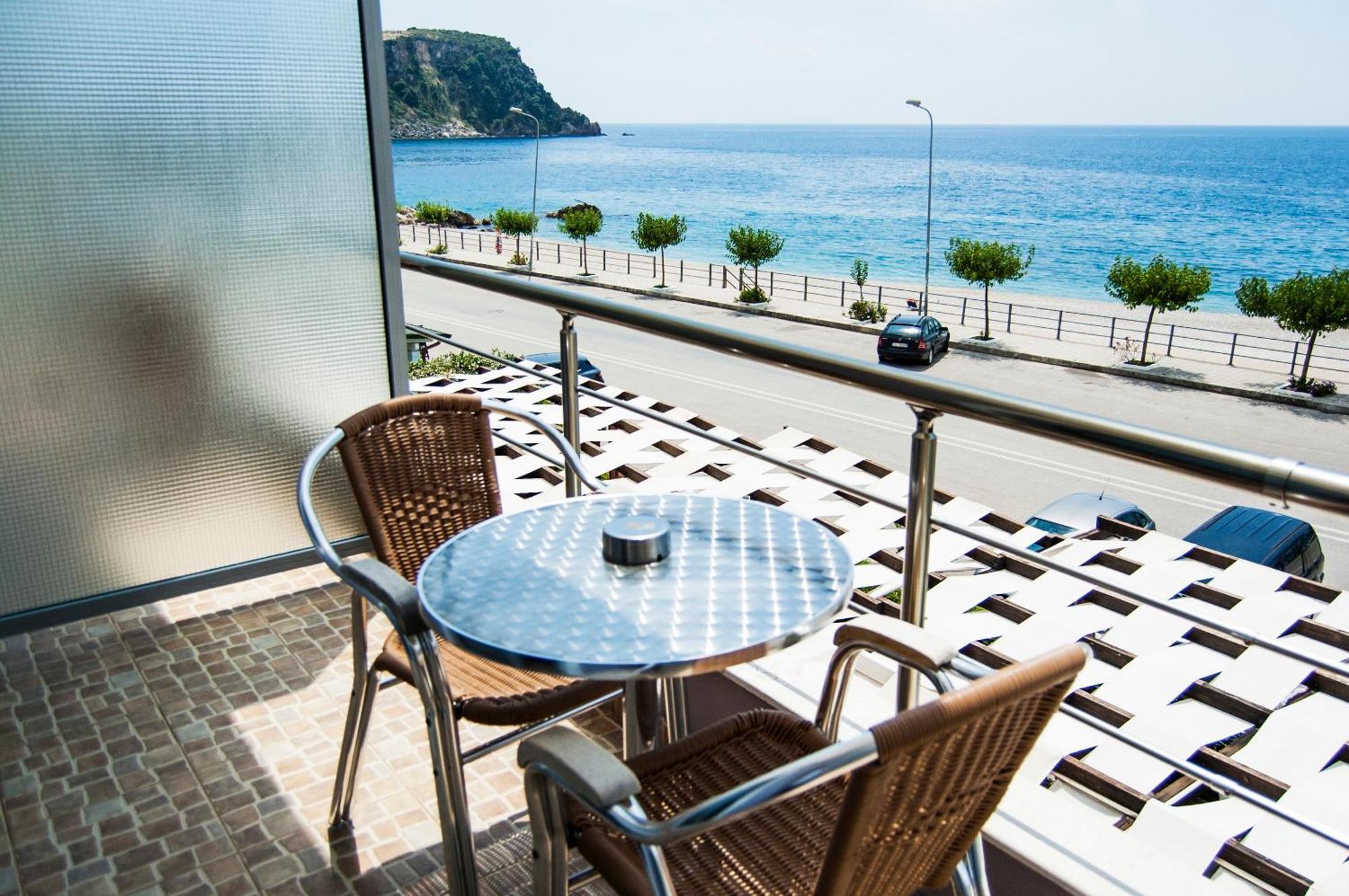 Dhima Hotel Himare Buitenkant foto