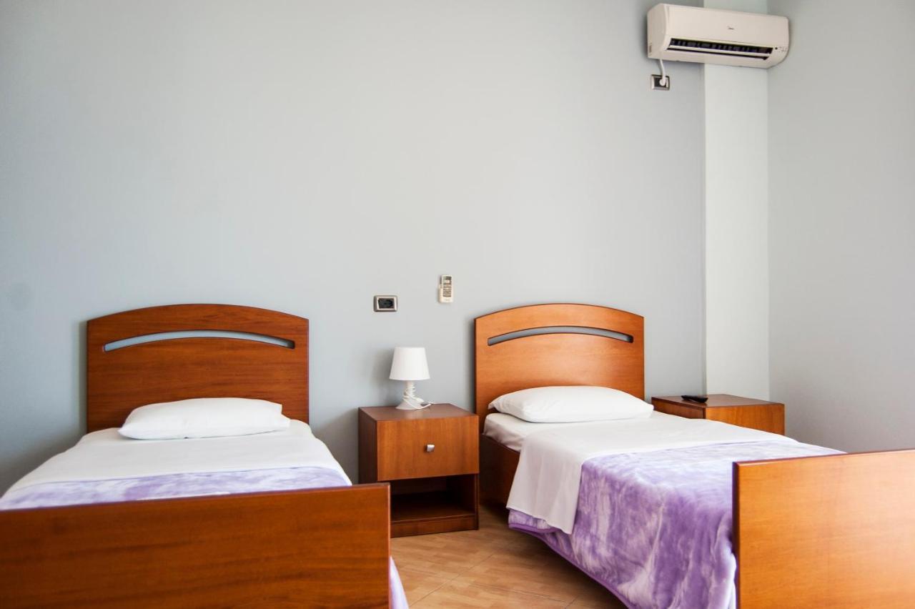 Dhima Hotel Himare Buitenkant foto