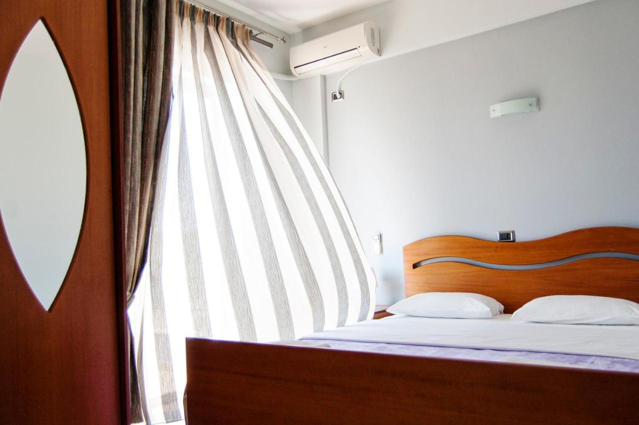 Dhima Hotel Himare Buitenkant foto